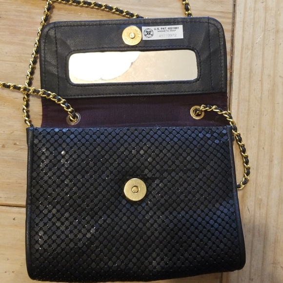 👜Black Whiting and Davis purse with gold straps - Picture 4 of 7